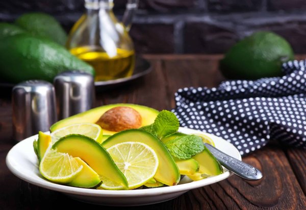 Comment utiliser les huiles naturelles pour un démaquillage efficace ?