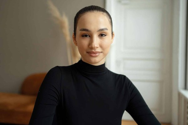 Quelle est la meilleure façon d'adopter des pièces à épaules dénudées au travail ?